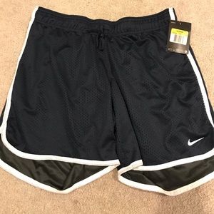 NWT Nike Size Small Shorts